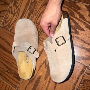 selling size 41 birkenstock clogs.